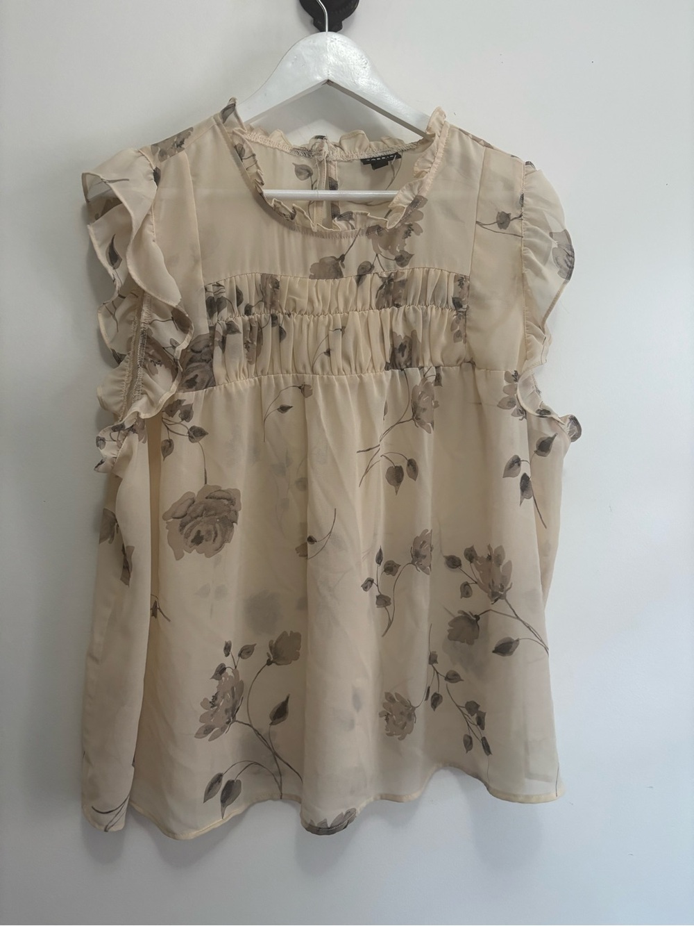 torrid Cream Floral Ruffle Sleeve Blouse